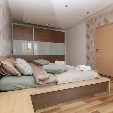 Faszinierendes Nur 500 Meter Zum Mit Meerblick, Whirlpool, Grill Semesterbostad Dramalj