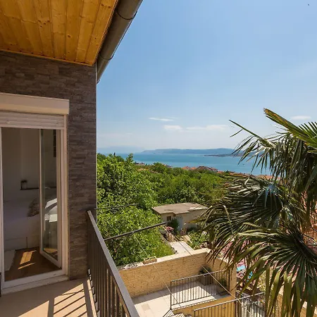 Faszinierendes Nur 500 Meter Zum Mit Meerblick, Whirlpool, Grill Semesterbostad Dramalj