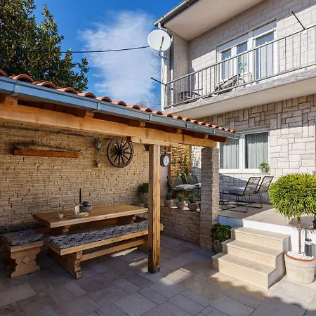 Faszinierendes Nur 500 Meter Zum Mit Meerblick, Whirlpool, Grill * Dramalj