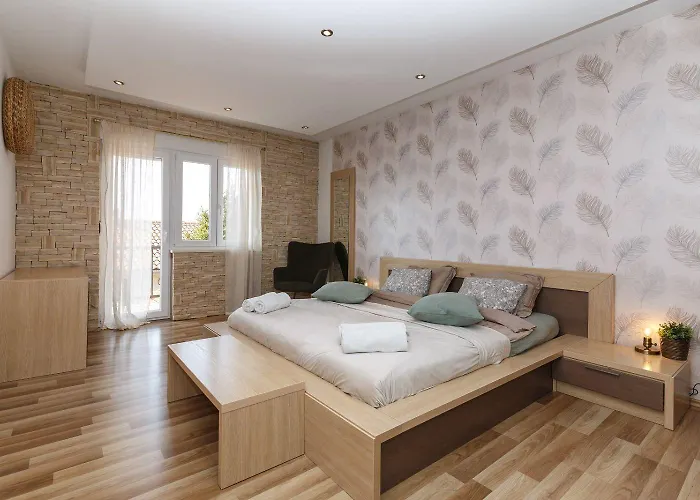 Vakantiehuis Faszinierendes Nur 500 Meter Zum Mit Meerblick, Whirlpool, Grill Dramalj