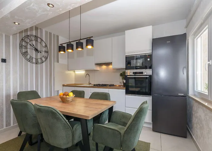 Faszinierendes Nur 500 Meter Zum Mit Meerblick, Whirlpool, Grill Dramalj
